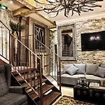 The Cow Hollow Hotel 